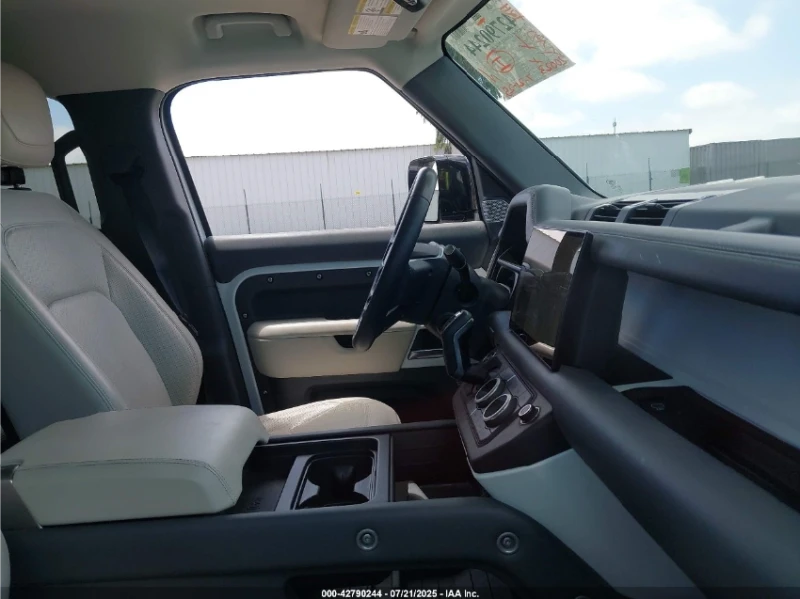 Land Rover Defender 130 P300 S, снимка 7 - Автомобили и джипове - 52963481