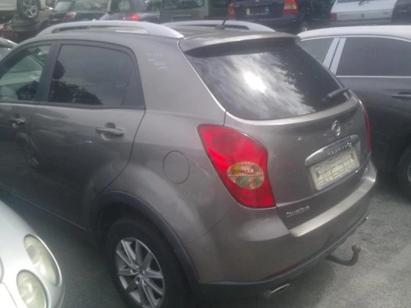 SsangYong Korando 2.0 XDi, снимка 5 - Автомобили и джипове - 48320245