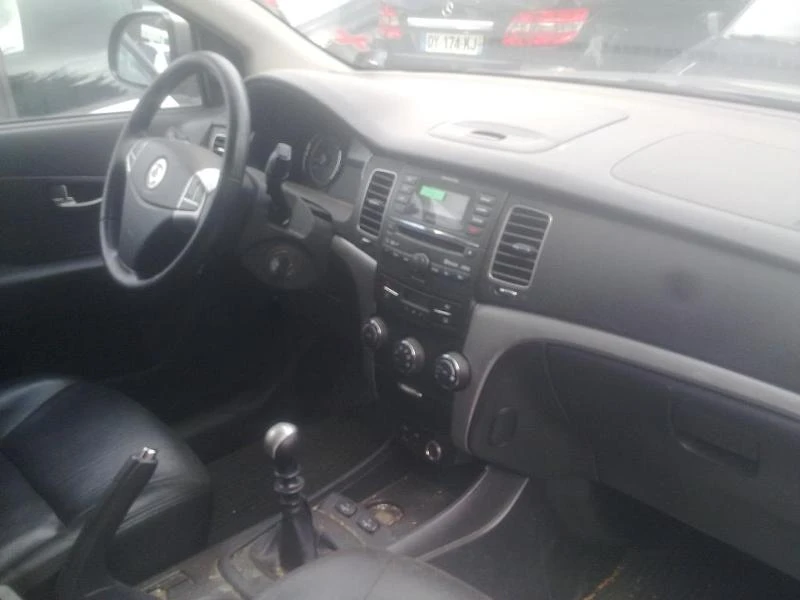 SsangYong Korando 2.0 XDi, снимка 3 - Автомобили и джипове - 48320245