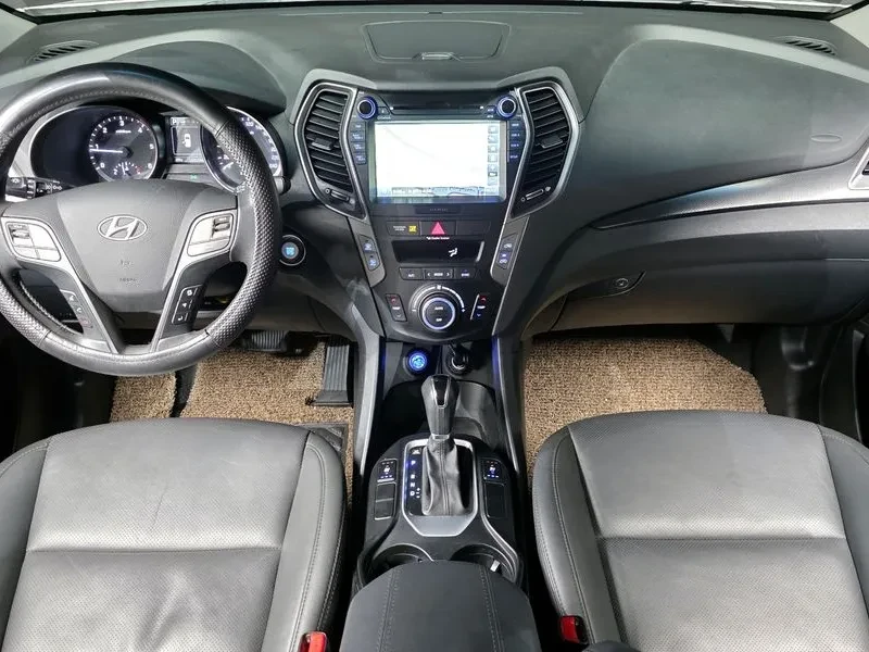 Hyundai Santa fe 2.0, снимка 7 - Автомобили и джипове - 54256627