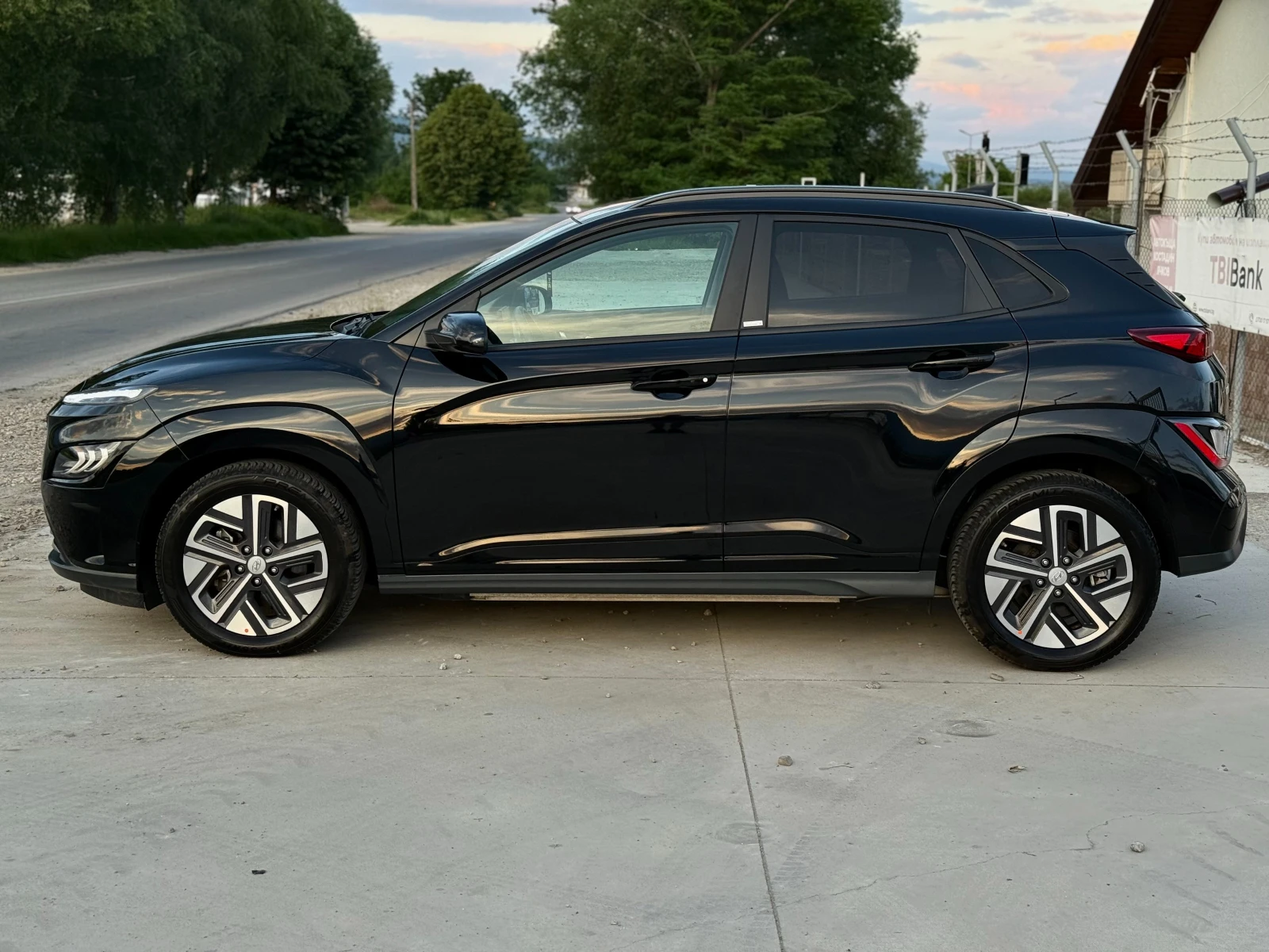 Hyundai Kona 64 kWh Face/Гаранция/Термопомпа/Head-up/Лизинг - изображение 7