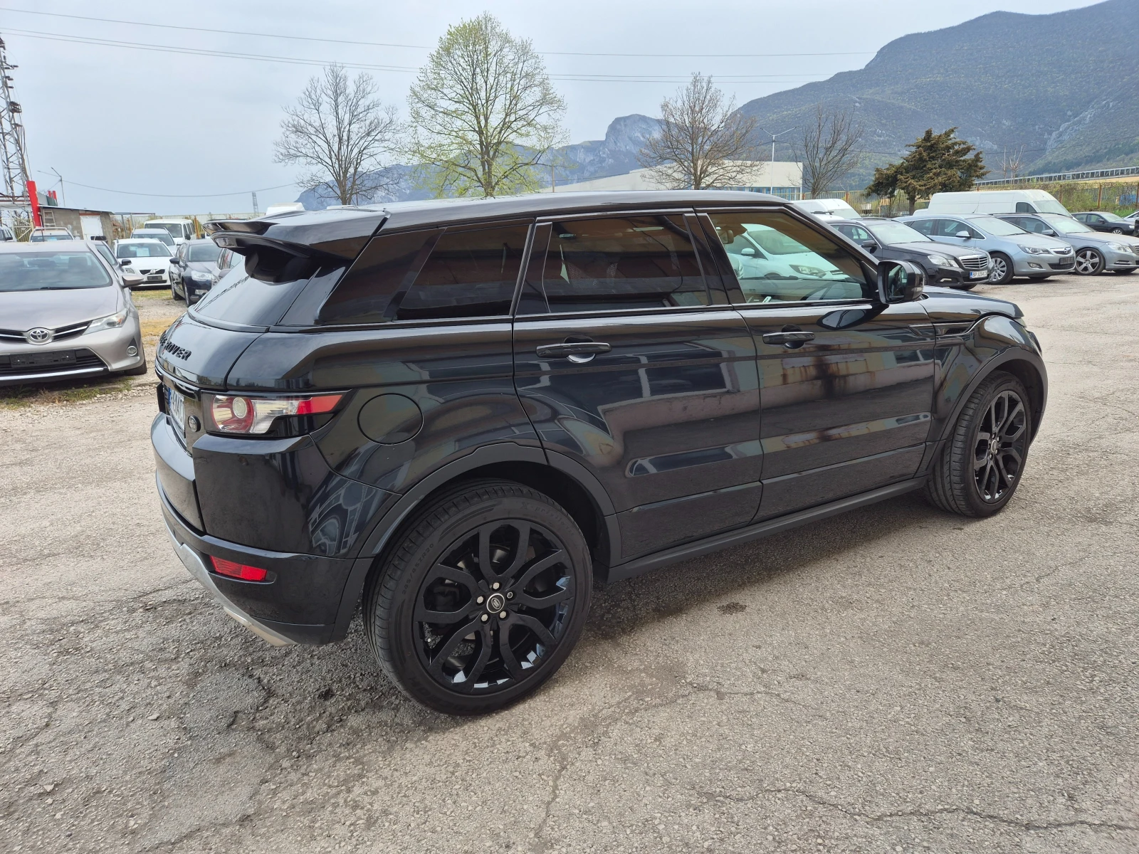 Land Rover Range Rover Evoque 2.2D 4X4 ПАНОРАМА УНИКАТ, снимка 4 - Автомобили и джипове - 54208417
