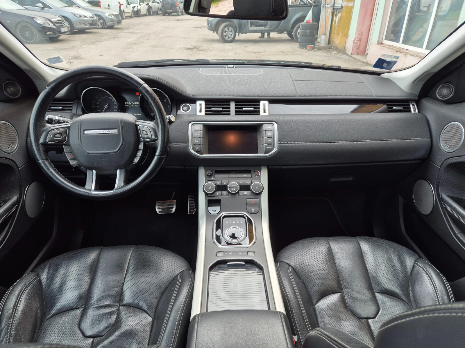 Land Rover Range Rover Evoque 2.2D 4X4 ПАНОРАМА УНИКАТ, снимка 13 - Автомобили и джипове - 54208417
