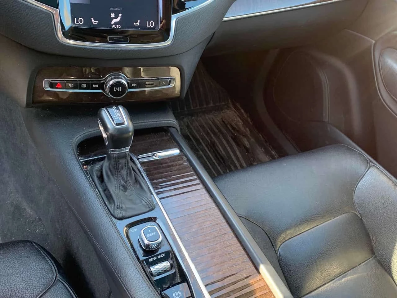 Volvo Xc90 * T6 Momentum * 7 ������ * PANO * �������� * ����� | Mobile.bg � ����������� 14