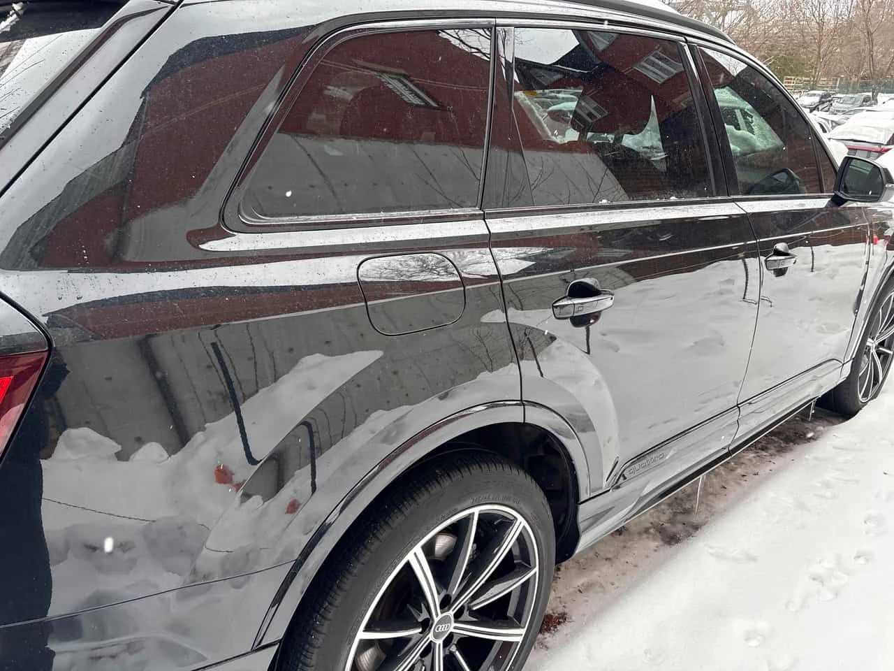 Audi Q7 Komfort  CARFAX, снимка 3 - Автомобили и джипове - 54598515