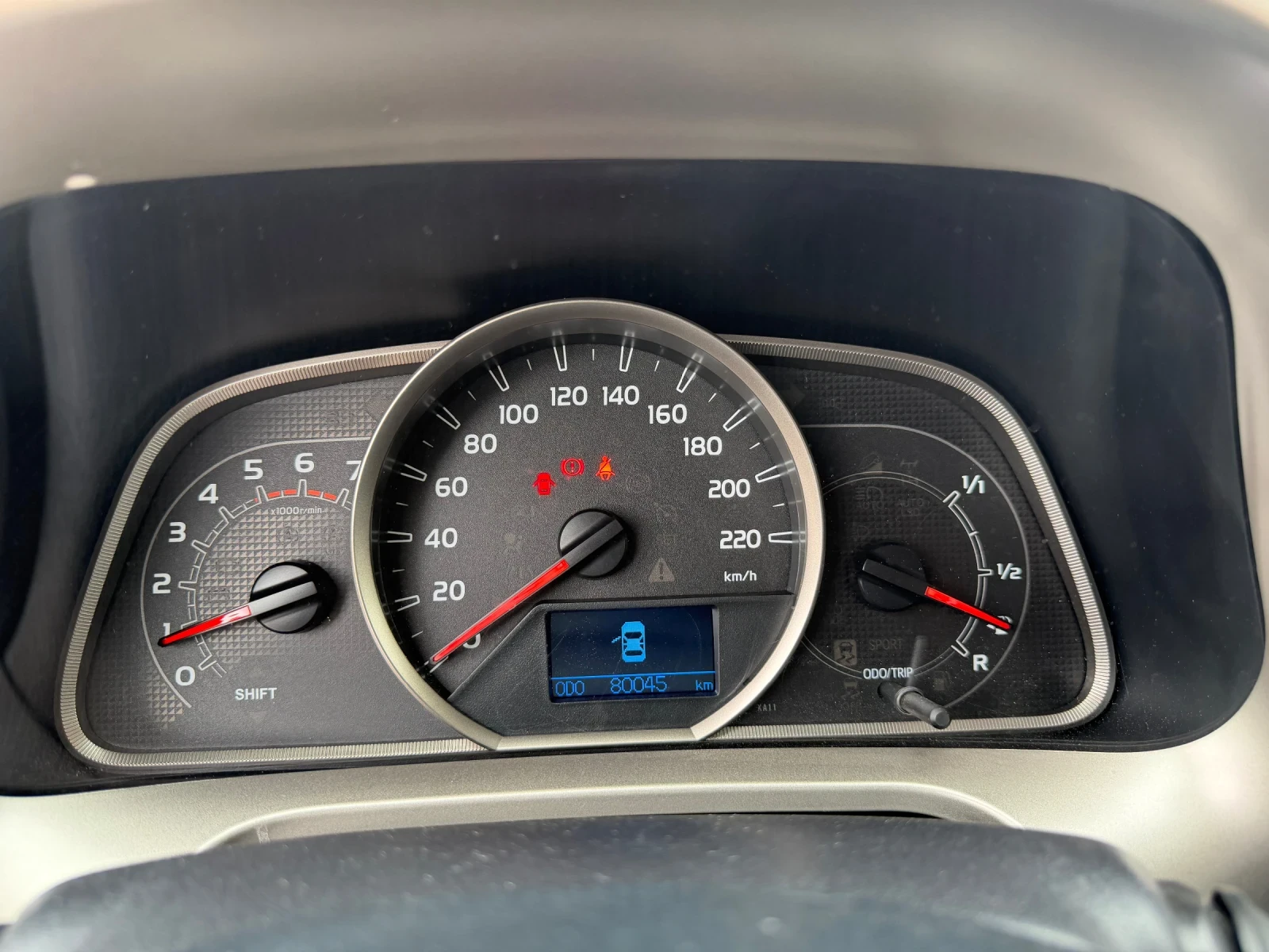 Toyota Rav4 2.0D4d* 4x4 * 80045КМ* ЛИЗИНГ * БЕЗ АНАЛОГ * , снимка 14 - Автомобили и джипове - 54879326