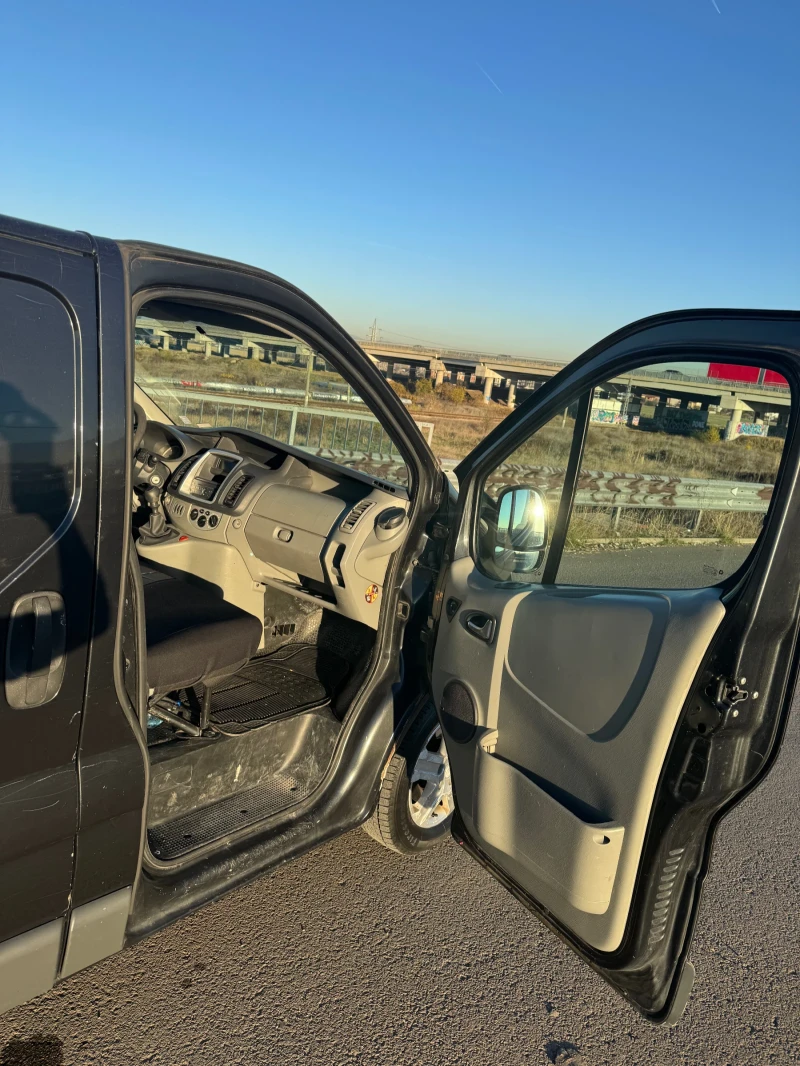 Opel Vivaro 2.0CDTI, снимка 9 - Бусове и автобуси - 52435724