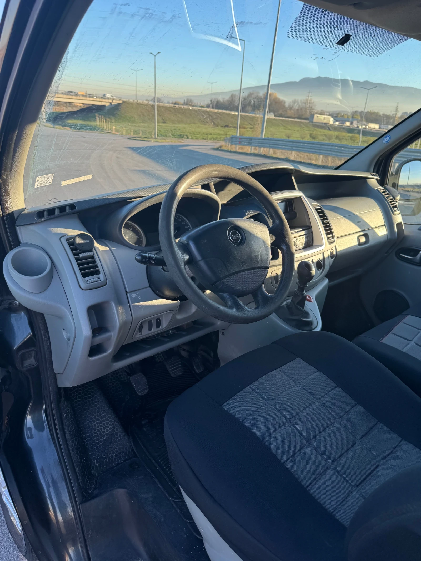 Opel Vivaro 2.0CDTI - изображение 8