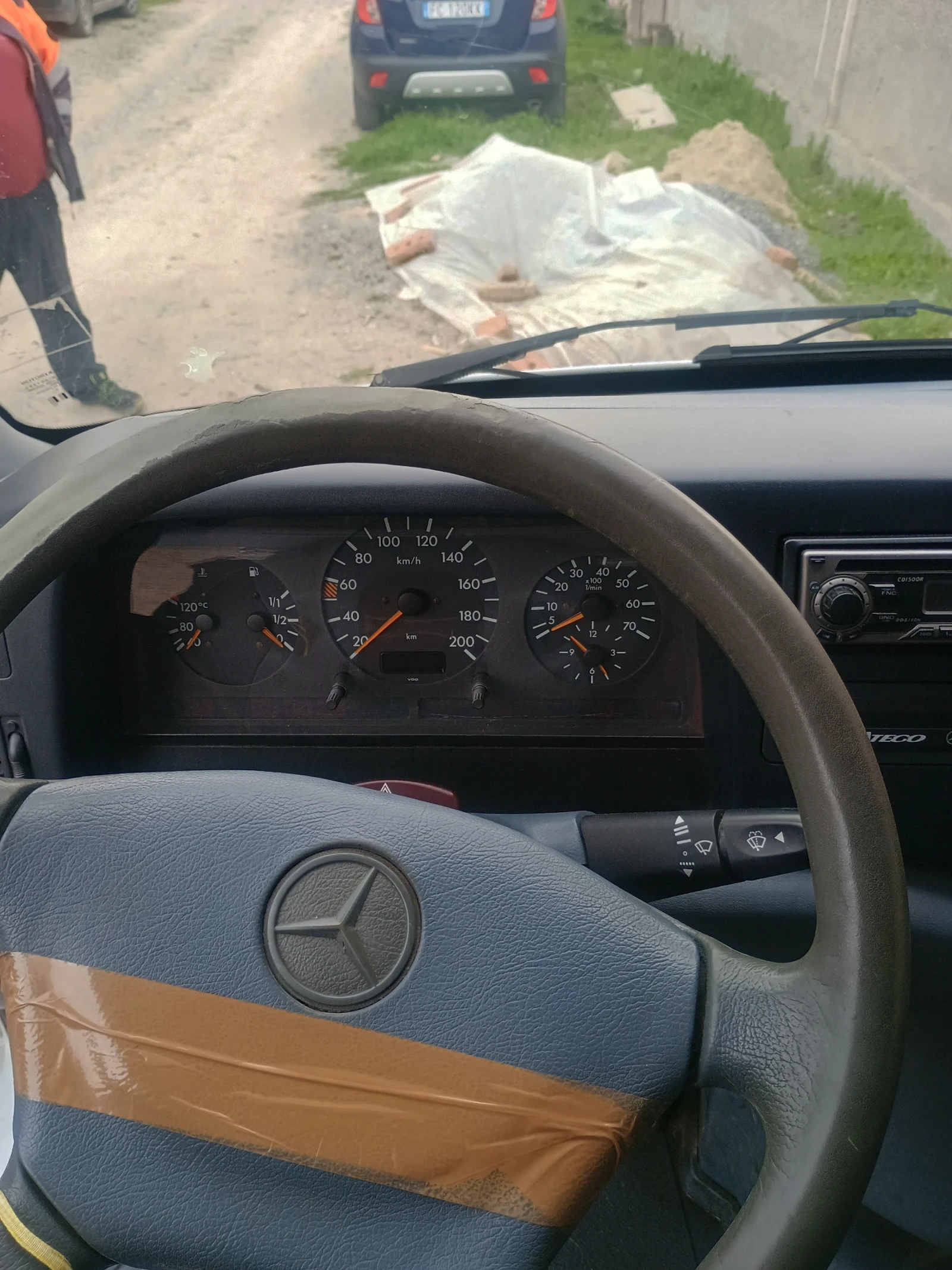 Mercedes-Benz 412  - изображение 6