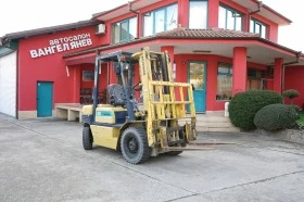      Komatsu  2.500 kg