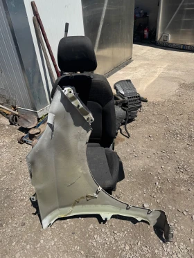 Kia Carens 2013-2017г ляв калник , снимка 4