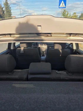 Toyota Avensis 1, 8 бензин, снимка 9