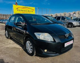 ������ Toyota Auris