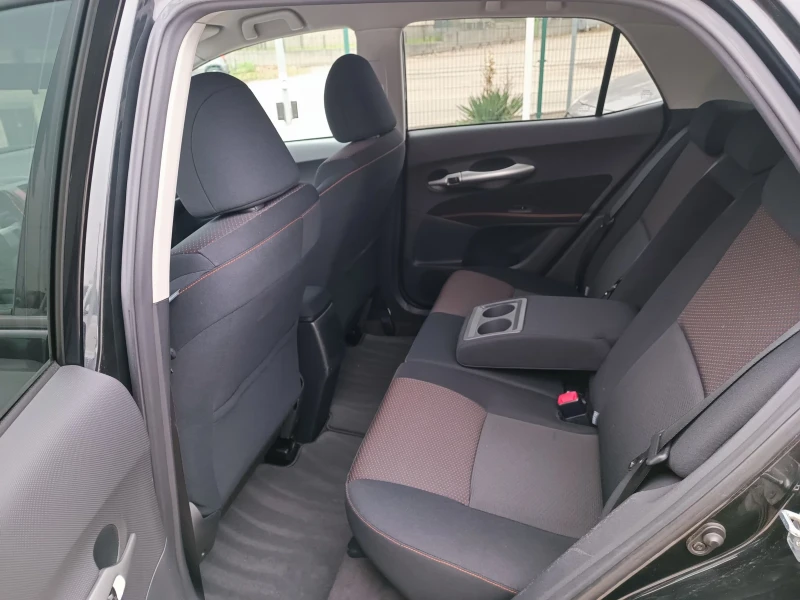 Toyota Auris 1.8i-147кс-ШВЕЙЦАРИЯ-РЪЧКА-6ск-NAVI-FACELIFT, снимка 10 - Автомобили и джипове - 52437947