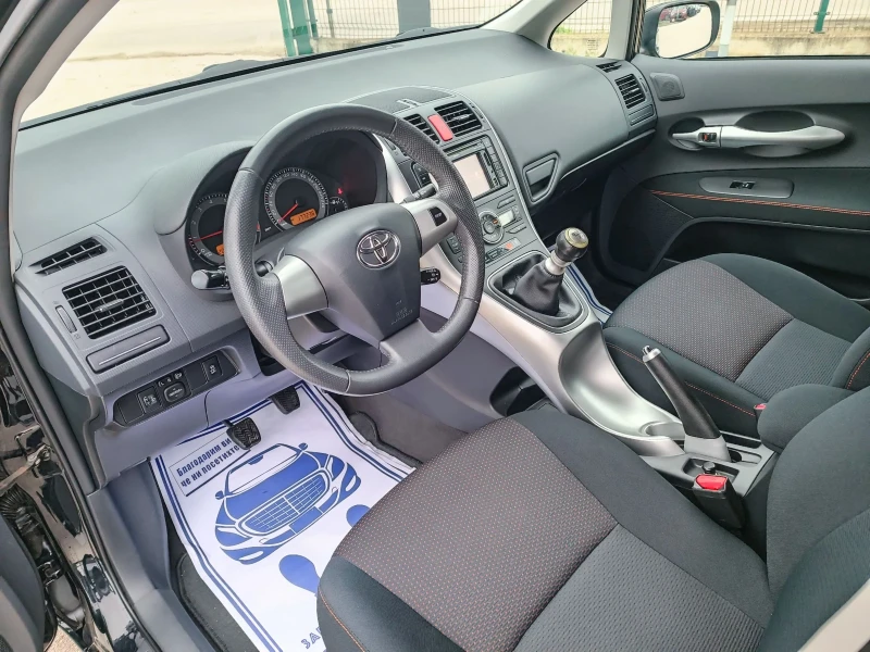 Toyota Auris 1.8i-147кс-ШВЕЙЦАРИЯ-РЪЧКА-6ск-NAVI-FACELIFT, снимка 8 - Автомобили и джипове - 52437947