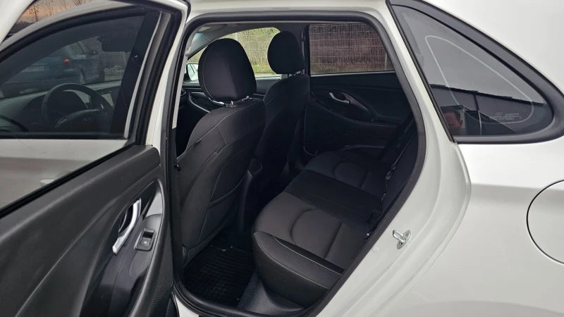 Hyundai I30 1.6GRDI , снимка 10 - Автомобили и джипове - 52752391