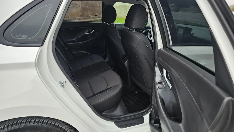 Hyundai I30 1.6GRDI , снимка 12 - Автомобили и джипове - 52752391