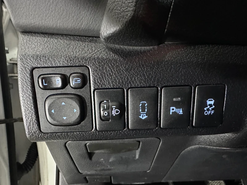 Toyota Auris * NAVI* * PANO* , снимка 14 - Автомобили и джипове - 53086090