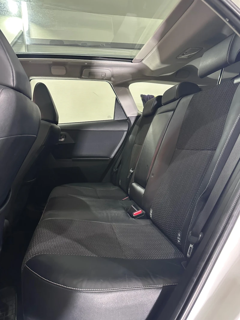 Toyota Auris * NAVI* * PANO* , снимка 15 - Автомобили и джипове - 53086090