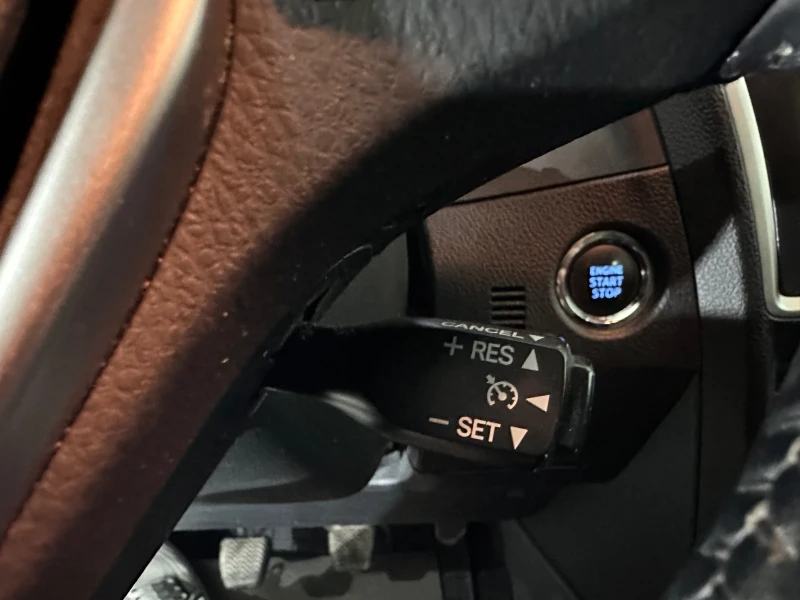 Toyota Auris * NAVI* * PANO* , снимка 12 - Автомобили и джипове - 53086090