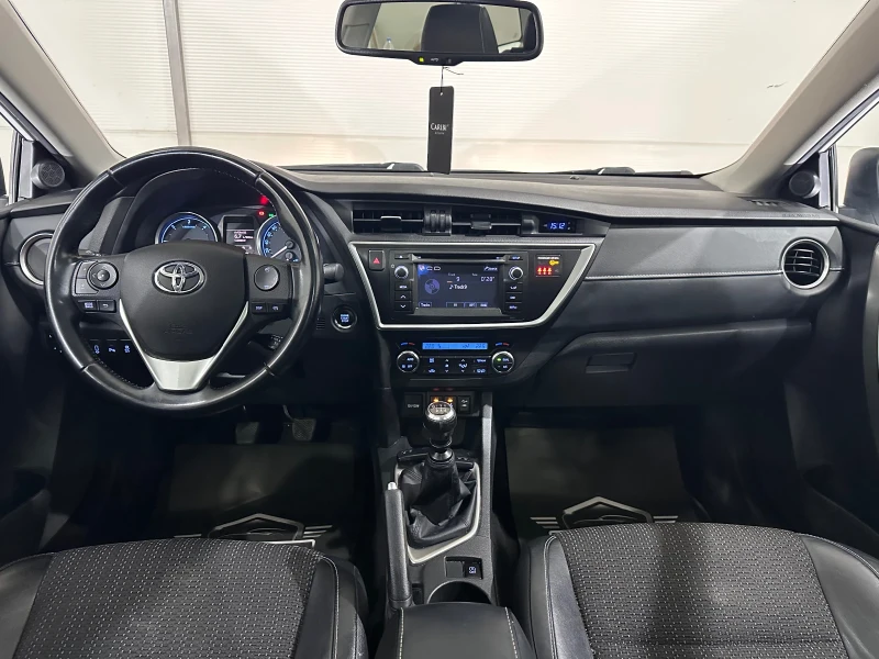 Toyota Auris * NAVI* * PANO* , снимка 8 - Автомобили и джипове - 53086090