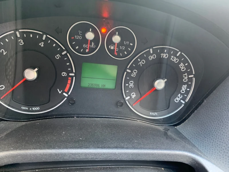 Ford Fiesta, снимка 3 - Автомобили и джипове - 53540396