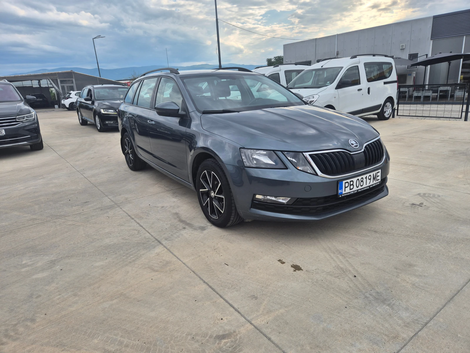 Skoda Octavia С-Гаранция-2.0-A/T-150kc - изображение 7