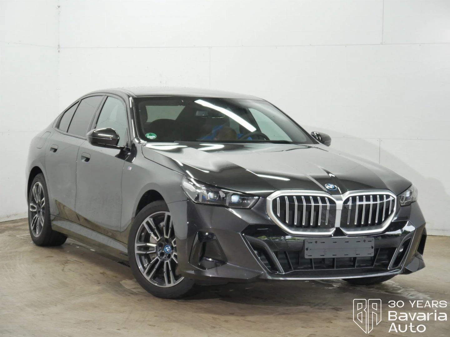 BMW 550 e xDrive M Sport Paket - изображение 4