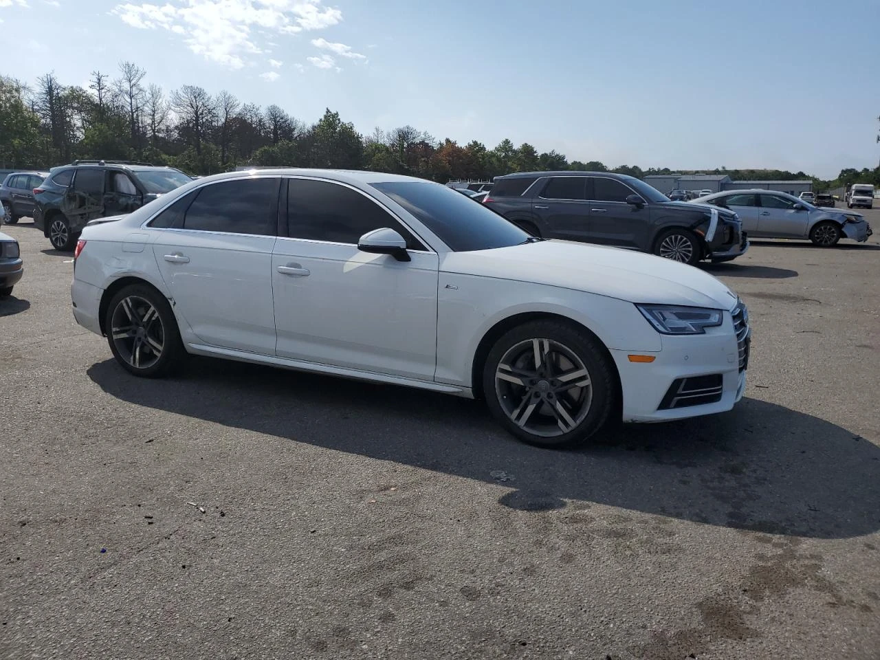 Audi A4 Premium Plus / 2.0 TFSI / Quattro / Кожа / Пано. / - изображение 3