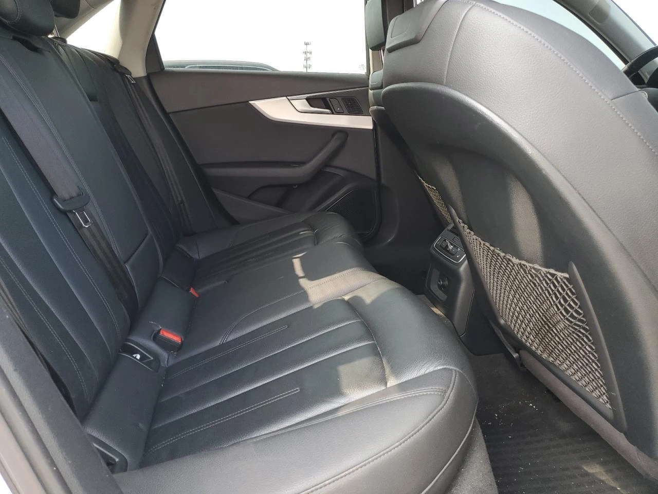 Audi A4 Premium Plus / 2.0 TFSI / Quattro / Кожа / Пано. / - изображение 10
