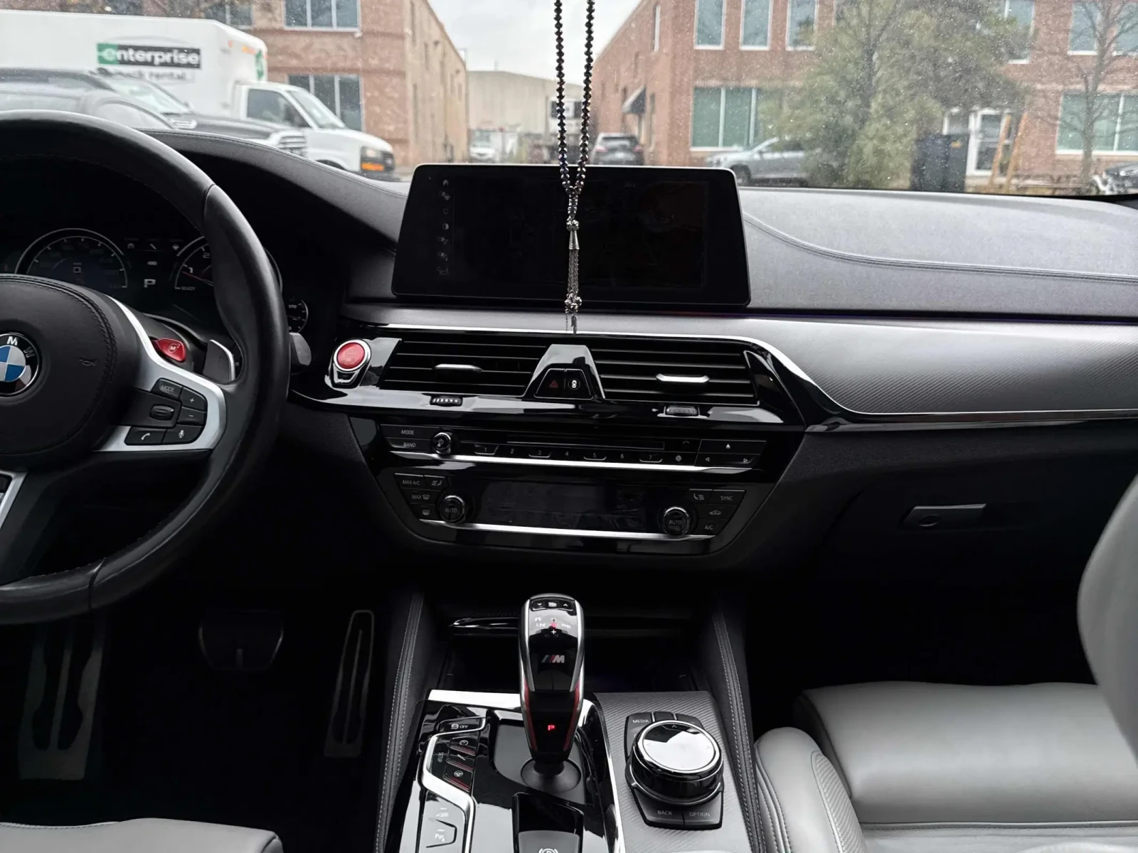 BMW M5 * CARFAX * БЕЗ ПЪРВОНАЧАЛНА ВНОСКА - изображение 9