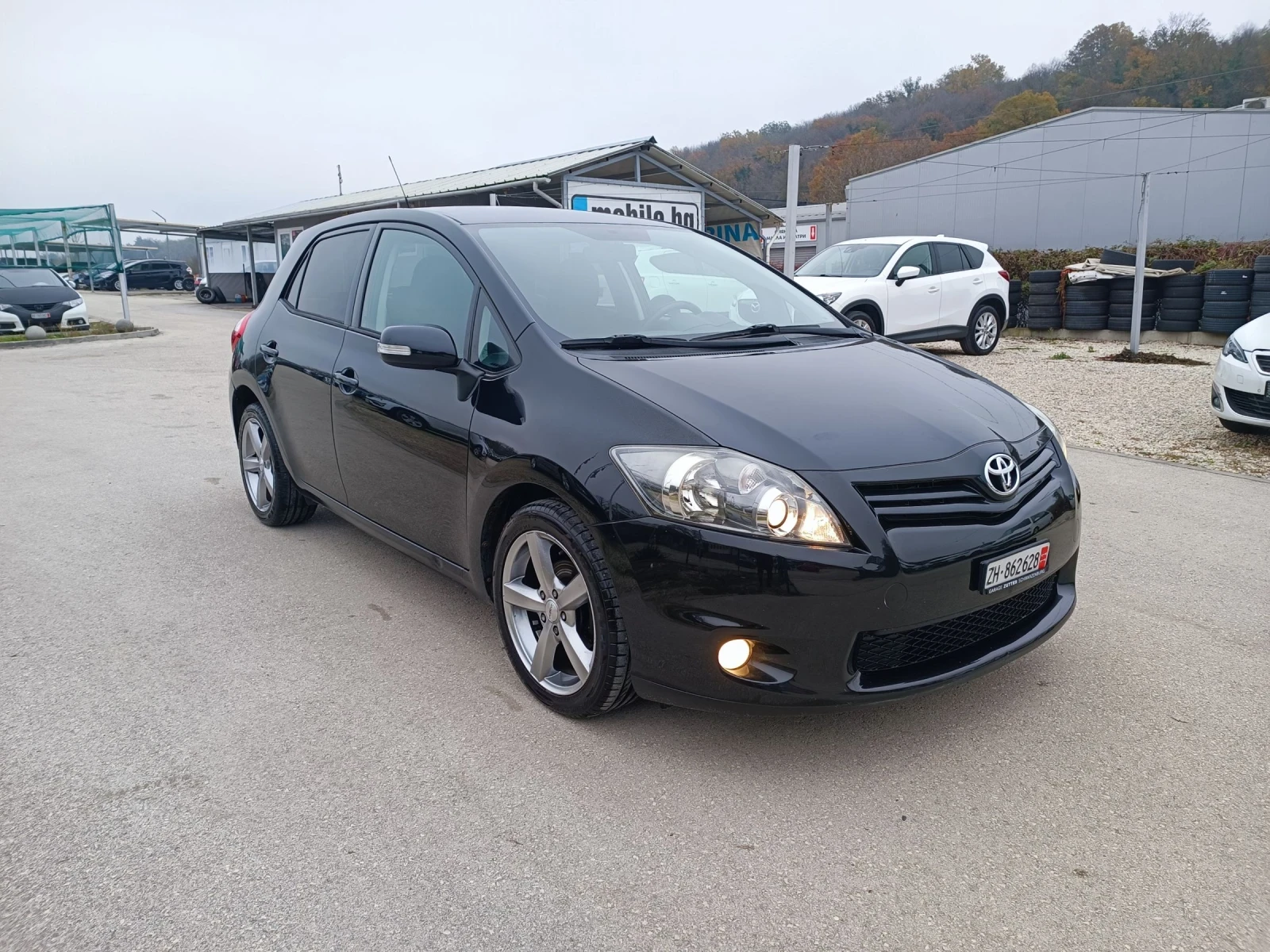Toyota Auris 1.8i-147кс-ШВЕЙЦАРИЯ-РЪЧКА-6ск-NAVI-FACELIFT - изображение 2
