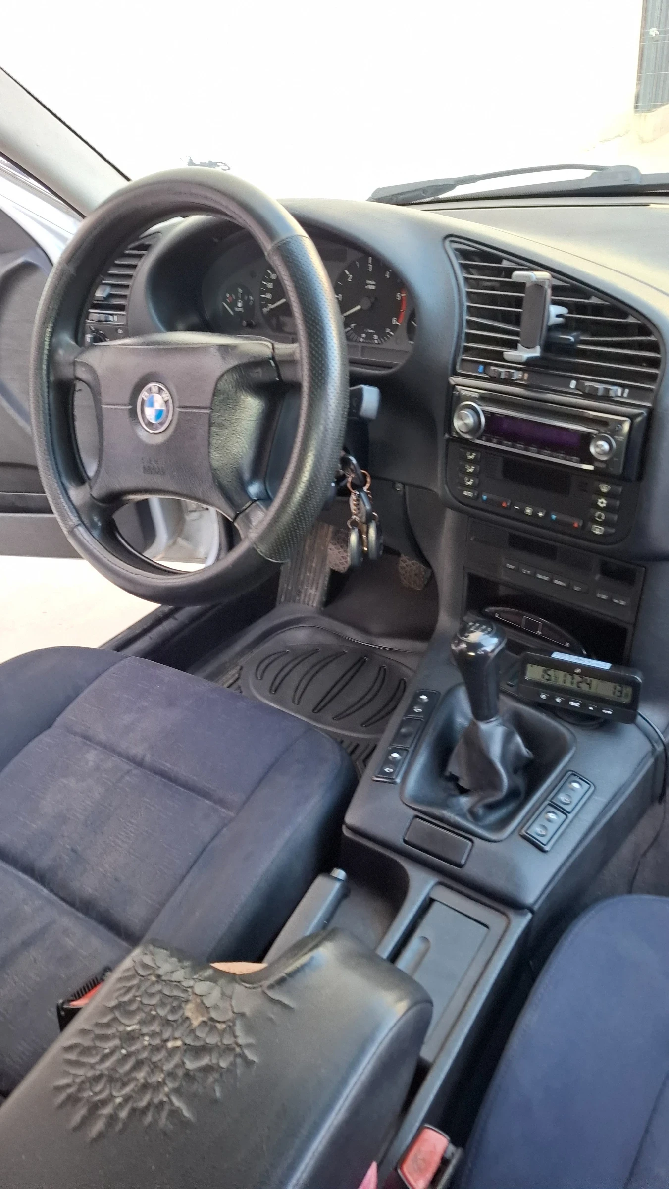 BMW 325 143 ТДС, снимка 9 - Автомобили и джипове - 53950269