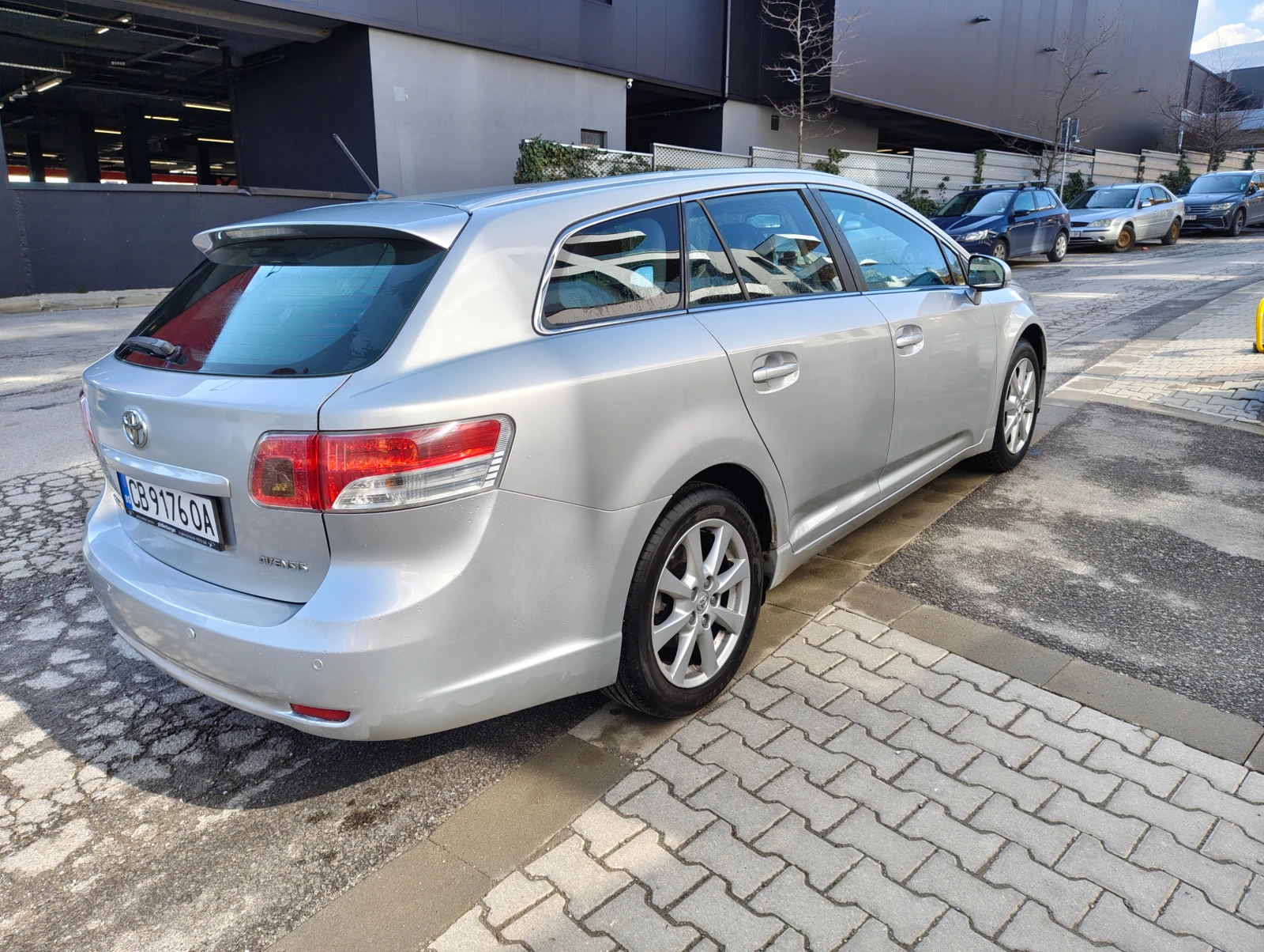Toyota Avensis 2.2D 150ps EURO5B oбслужен, снимка 3 - Автомобили и джипове - 54097433