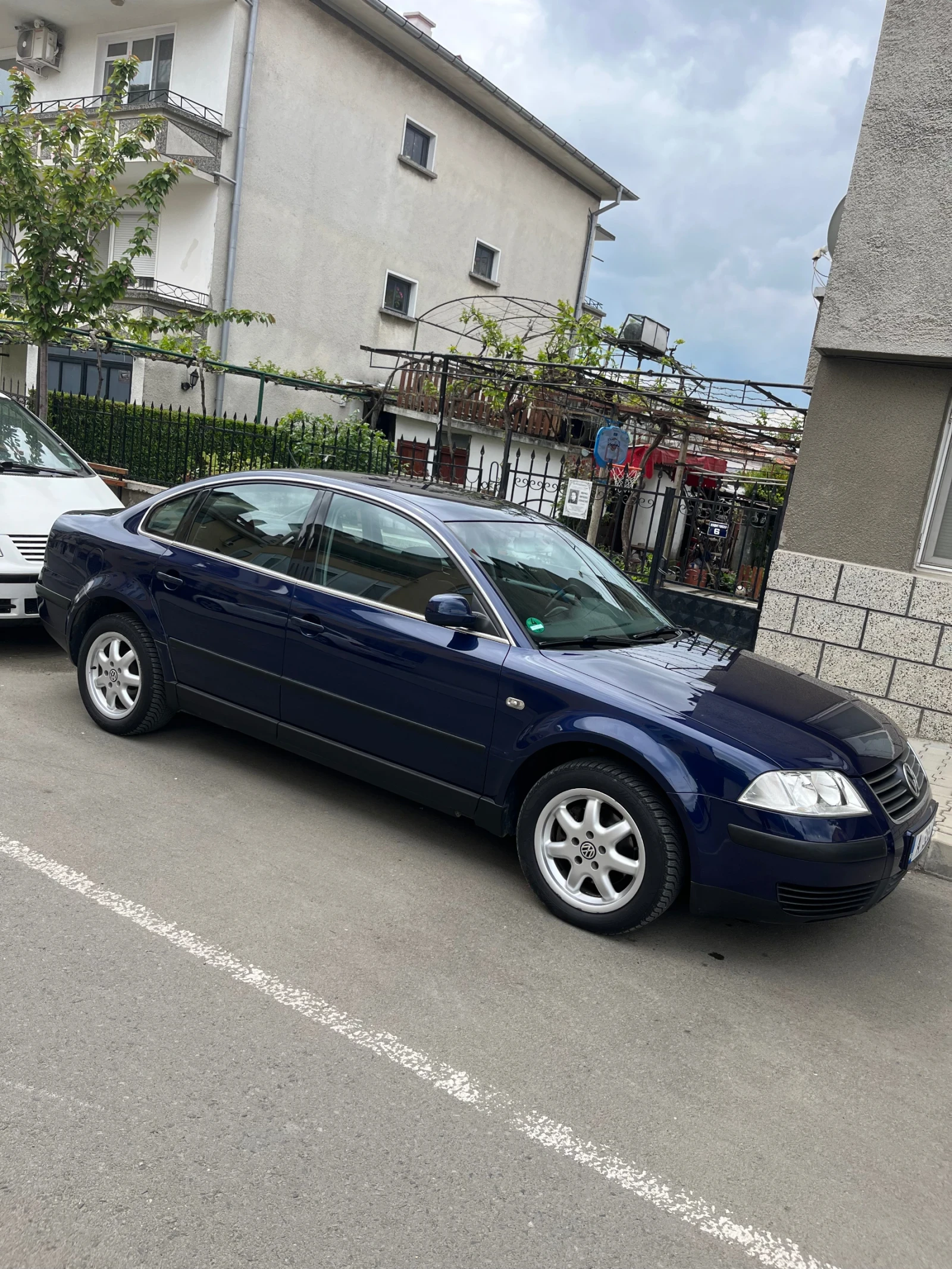 VW Passat 1.6 102кс, снимка 2 - Автомобили и джипове - 54487410