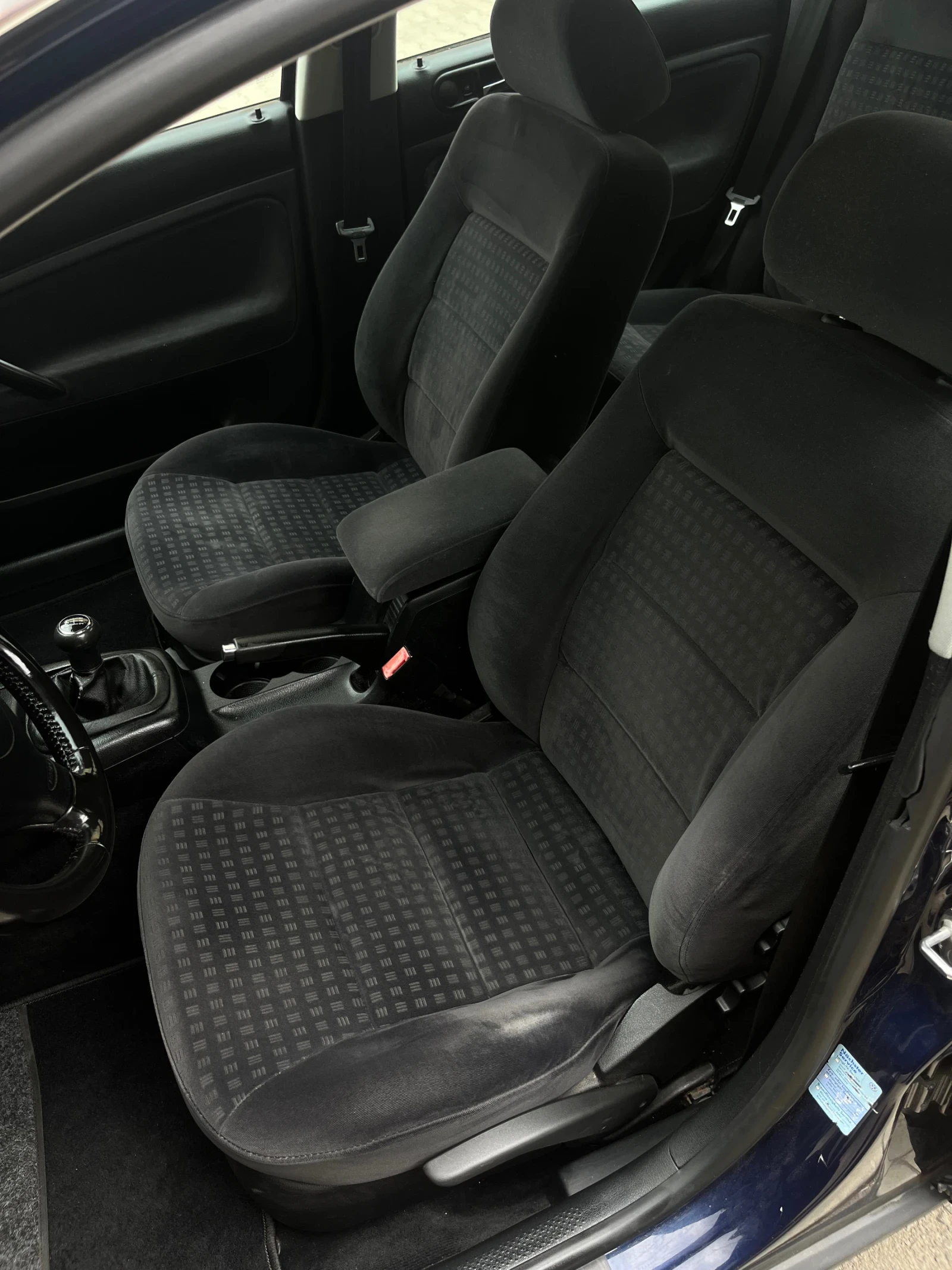 VW Passat 1.6 102кс, снимка 6 - Автомобили и джипове - 54487410