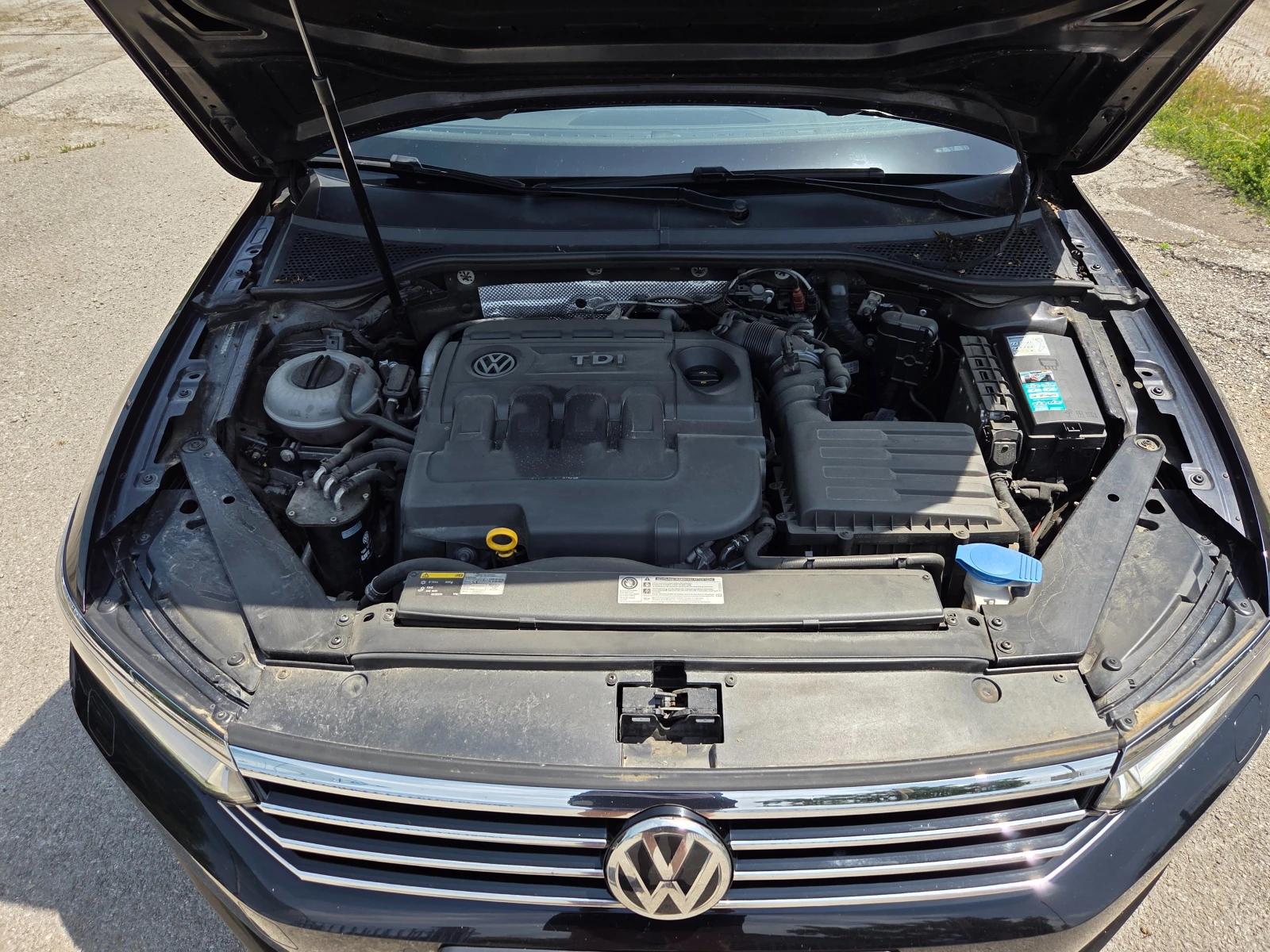VW Passat Highline 2.0TDI DSG Full Led Euro6 Service History, снимка 15 - Автомобили и джипове - 54739973