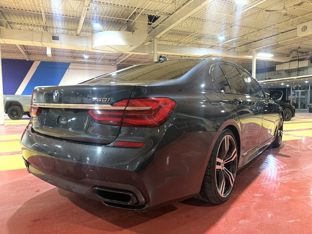 BMW 750 i* XDRIVE* M-SPORT* DISTRONIC* 360* HARMAN* KEYLES, снимка 4 - Автомобили и джипове - 54856286