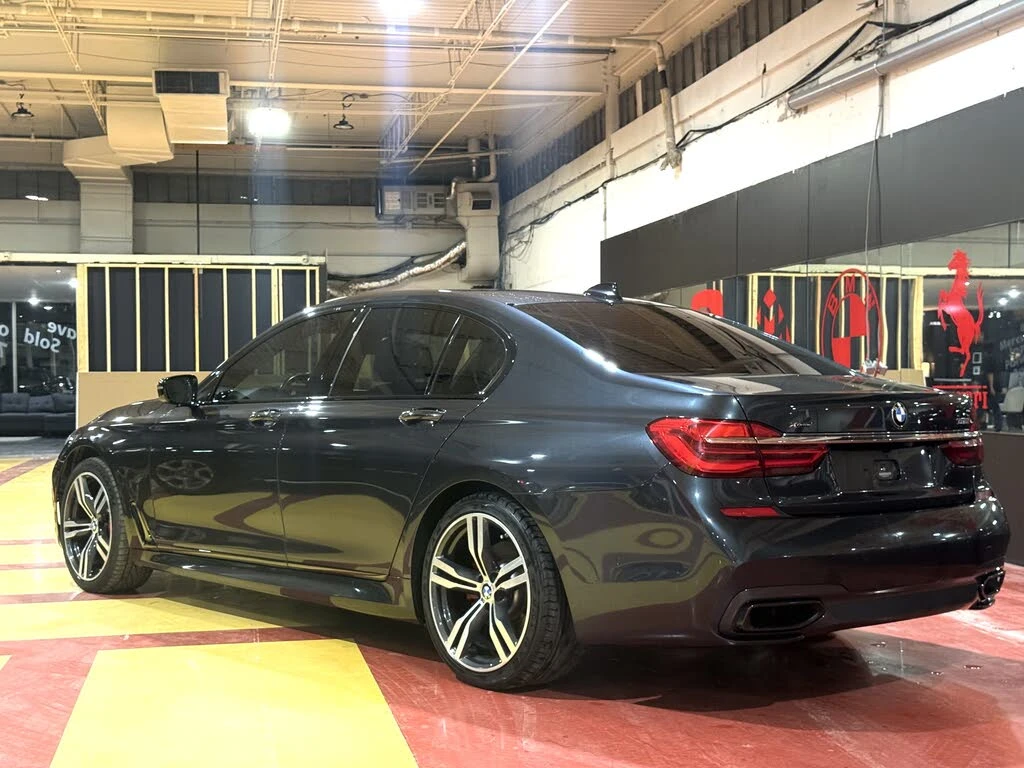 BMW 750 i* XDRIVE* M-SPORT* DISTRONIC* 360* HARMAN* KEYLES, снимка 6 - Автомобили и джипове - 54856286