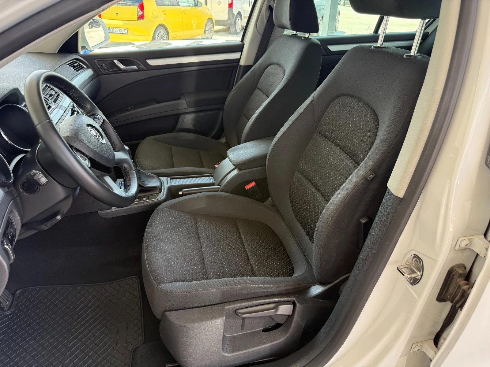 Skoda Superb 1.6TDI = 2015 = MANUAL = ЛИЗИНГ, снимка 8 - Автомобили и джипове - 54936972
