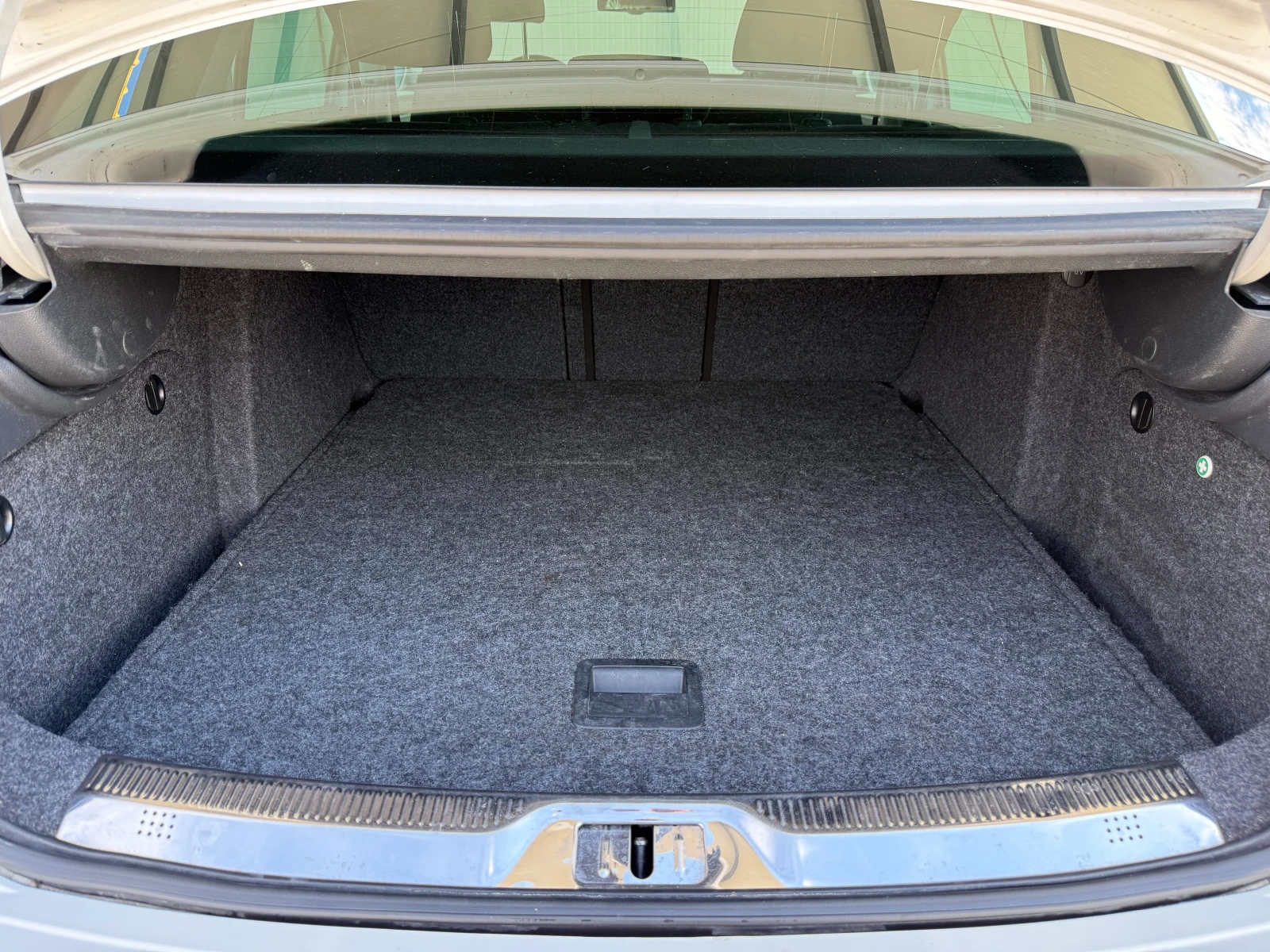Skoda Superb 1.6TDI = 2015 = MANUAL = ЛИЗИНГ, снимка 12 - Автомобили и джипове - 54936972