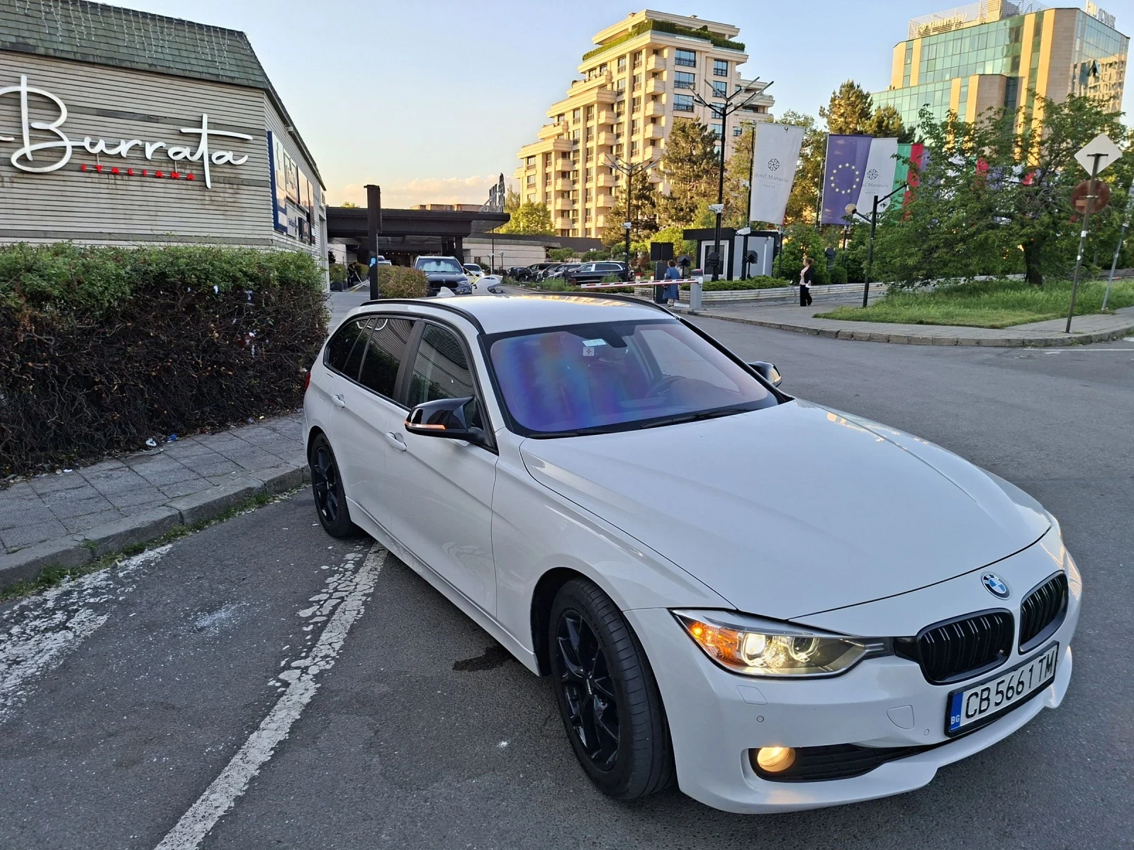 BMW 320 Sport Touring XDrive, снимка 2 - Автомобили и джипове - 55125134