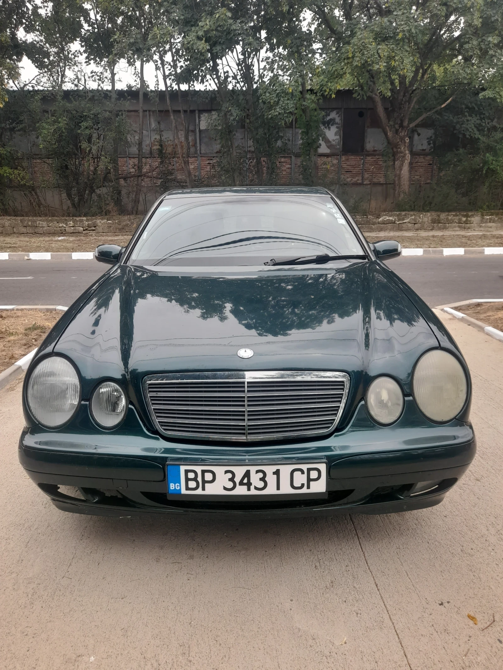 Mercedes-Benz E 200