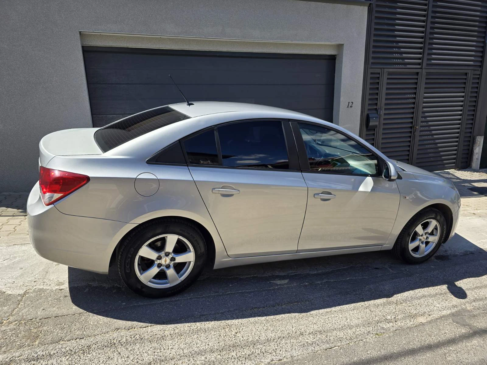 Chevrolet Cruze, снимка 2 - Автомобили и джипове - 55672251