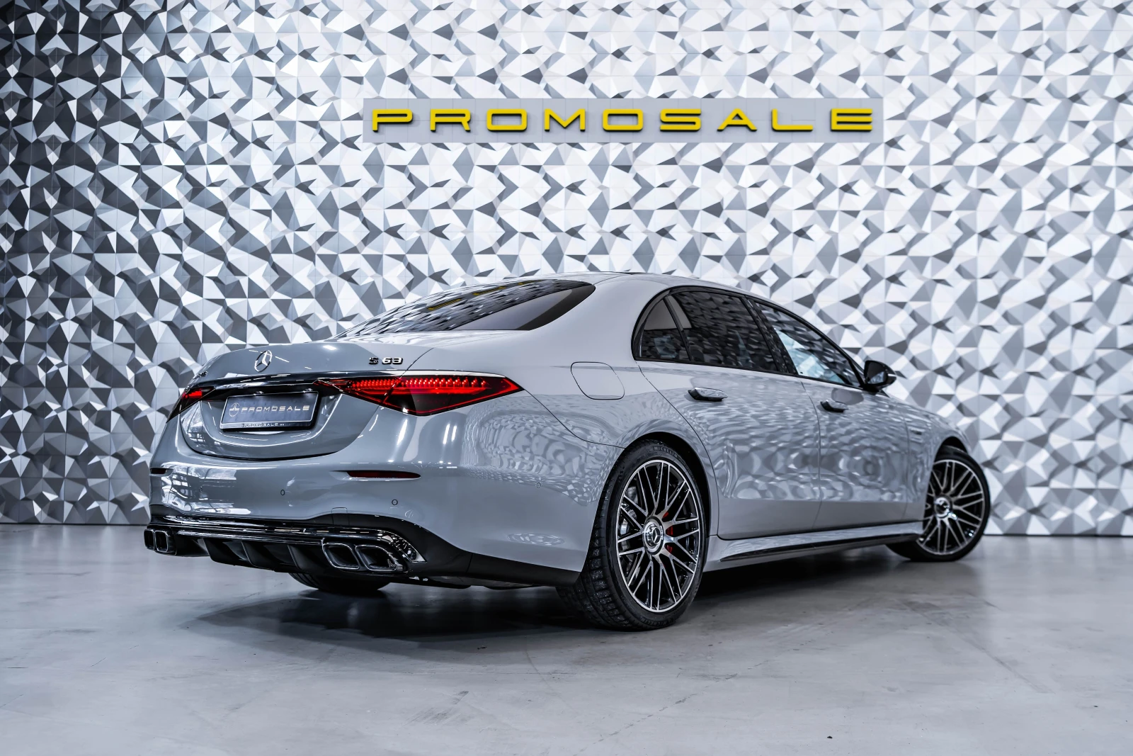 Mercedes-Benz S 63 AMG Edition 1* Carbon* Pano* Burmester, снимка 4 - Автомобили и джипове - 55741582