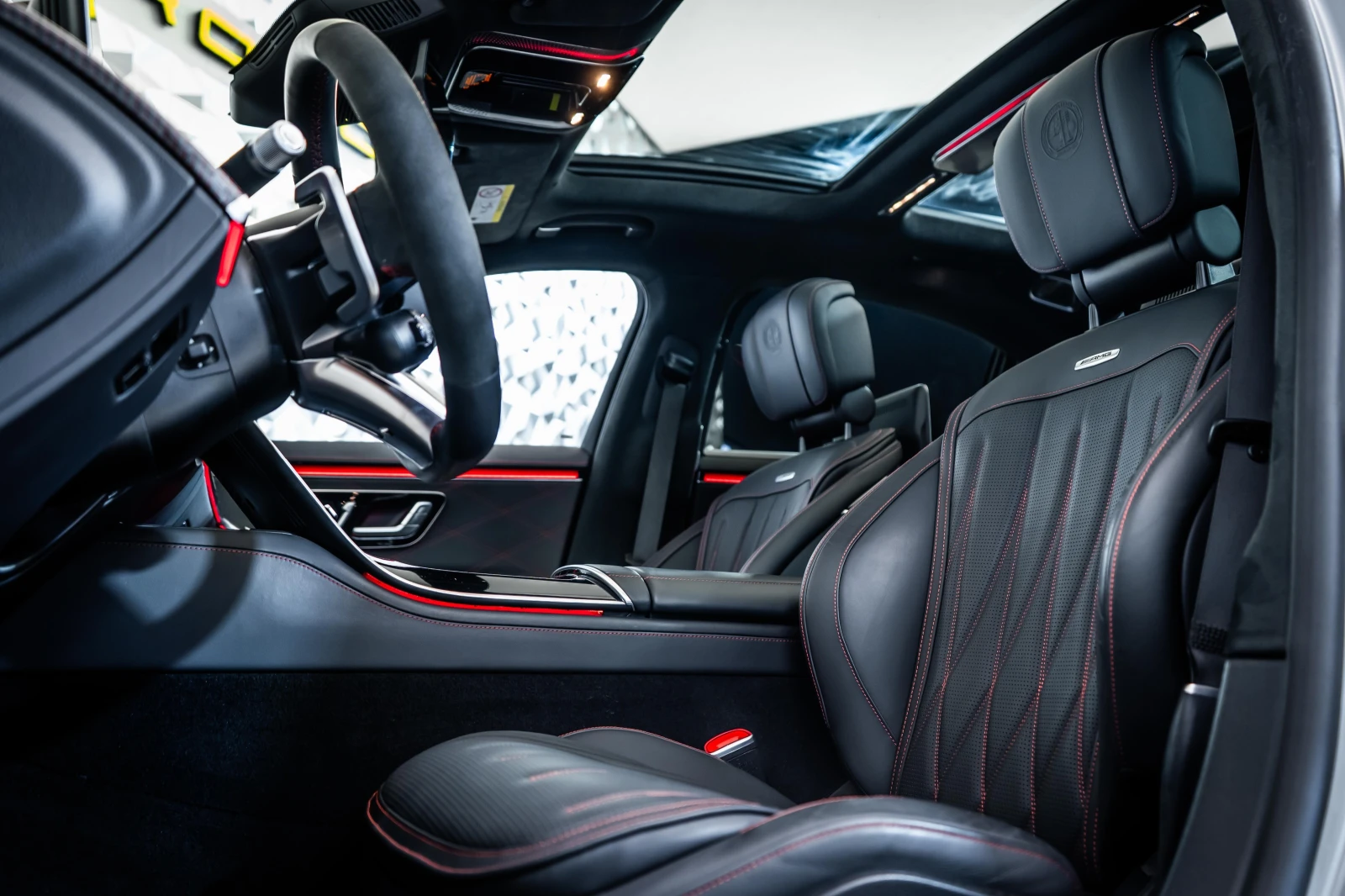 Mercedes-Benz S 63 AMG Edition 1* Carbon* Pano* Burmester, снимка 13 - Автомобили и джипове - 55741582