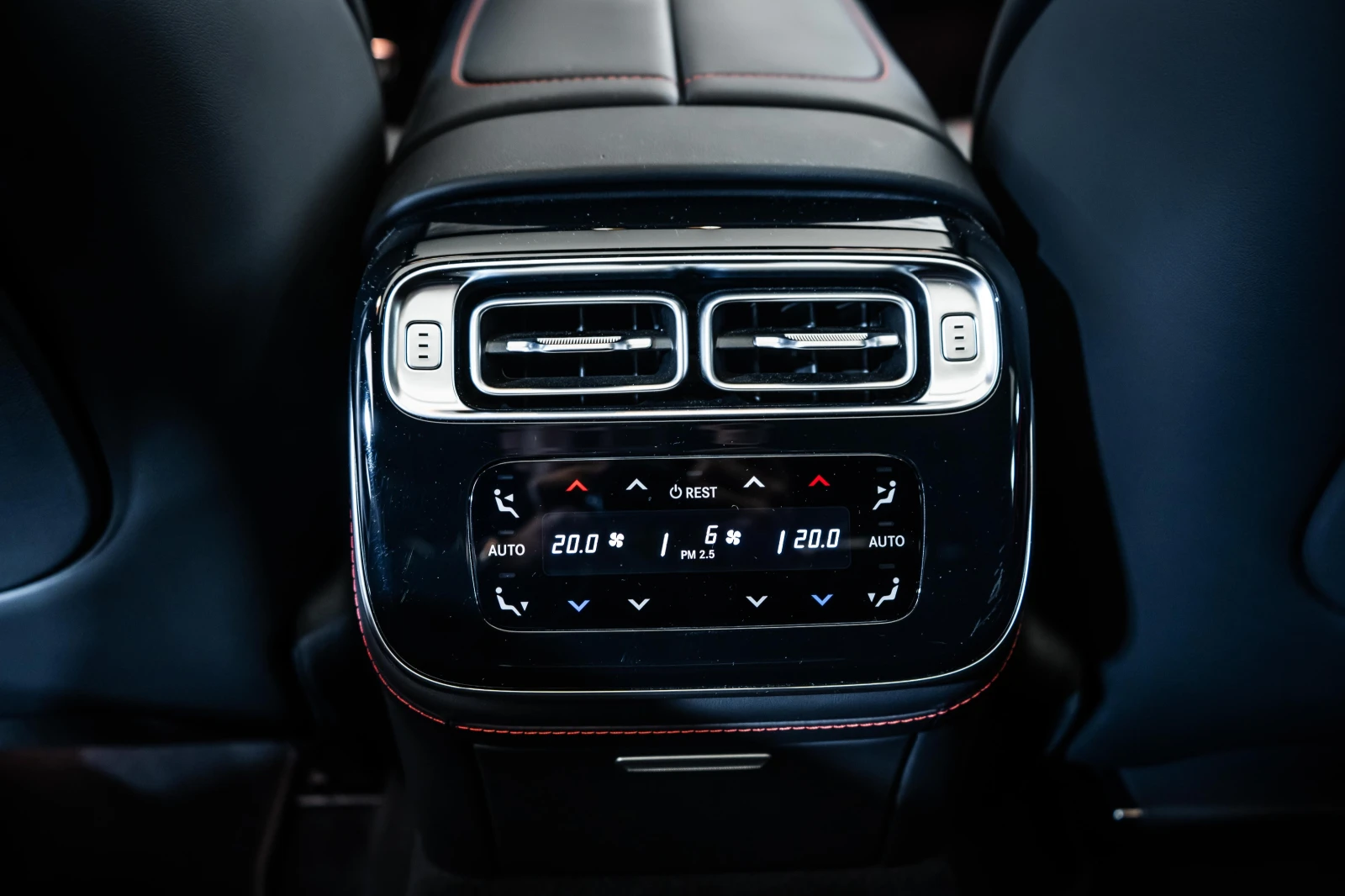 Mercedes-Benz S 63 AMG Edition 1* Carbon* Pano* Burmester, снимка 15 - Автомобили и джипове - 55741582
