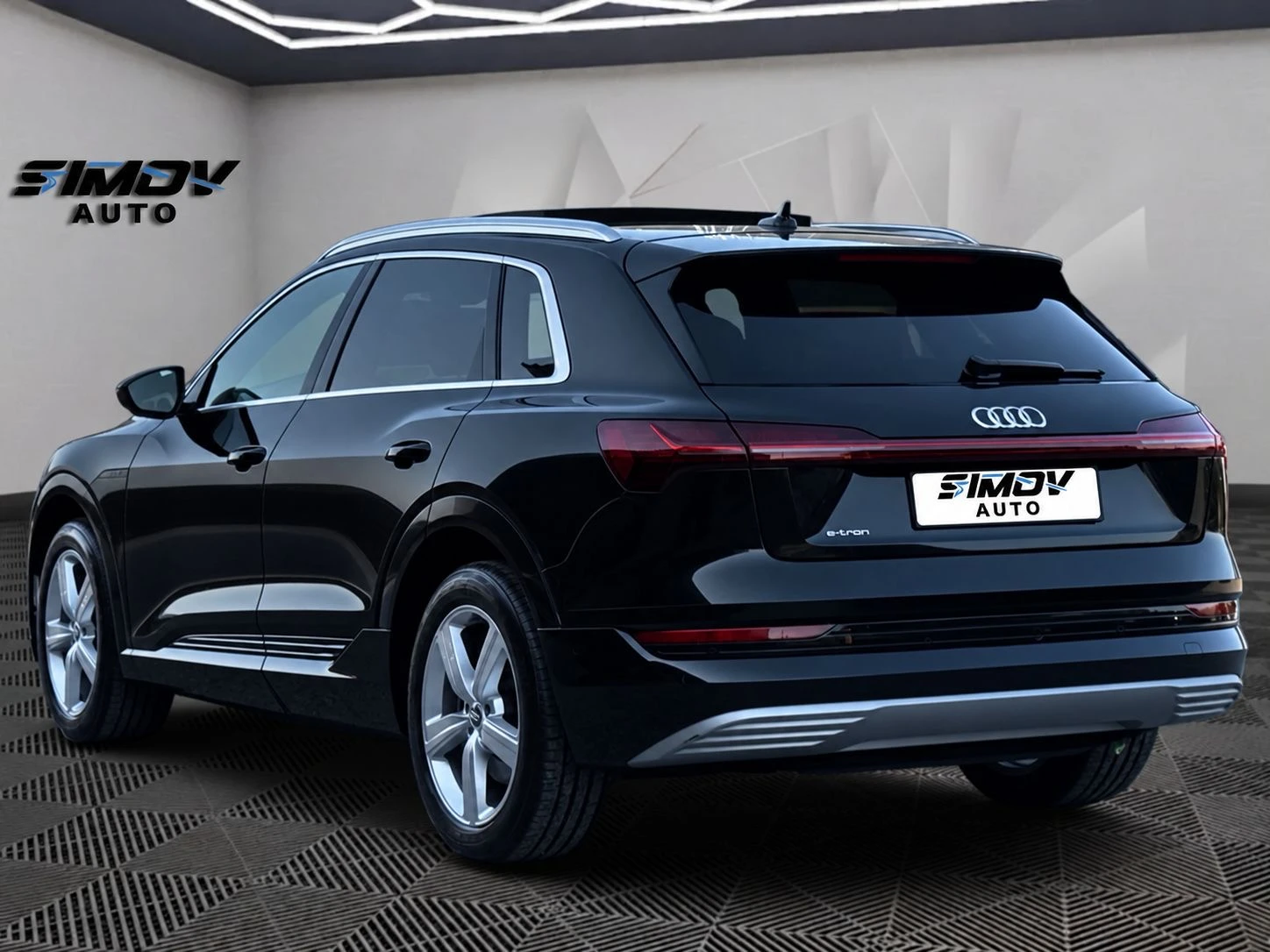 Audi E-Tron 55 S-LINE HEAD-UP ПАНОРАМА ВАКУМ KEYLESSGO APPLE, снимка 2 - Автомобили и джипове - 56011015