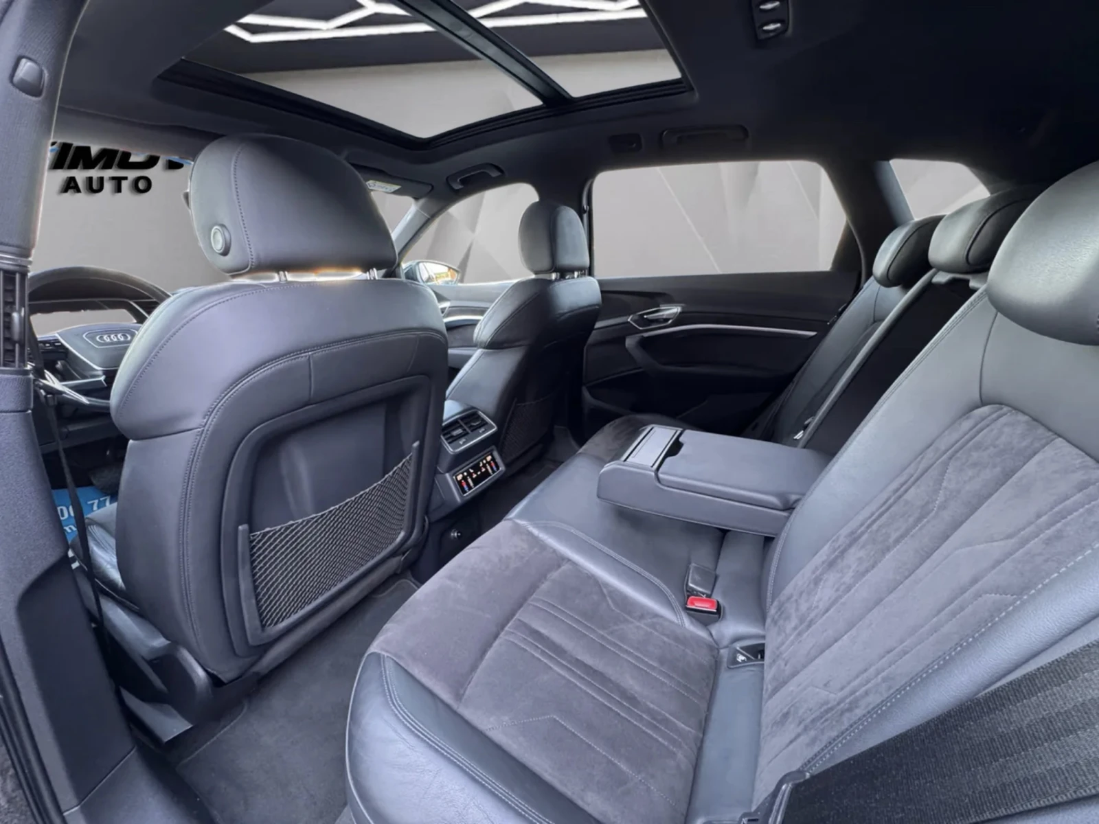Audi E-Tron 55 S-LINE HEAD-UP ПАНОРАМА ВАКУМ KEYLESSGO APPLE, снимка 15 - Автомобили и джипове - 56011015