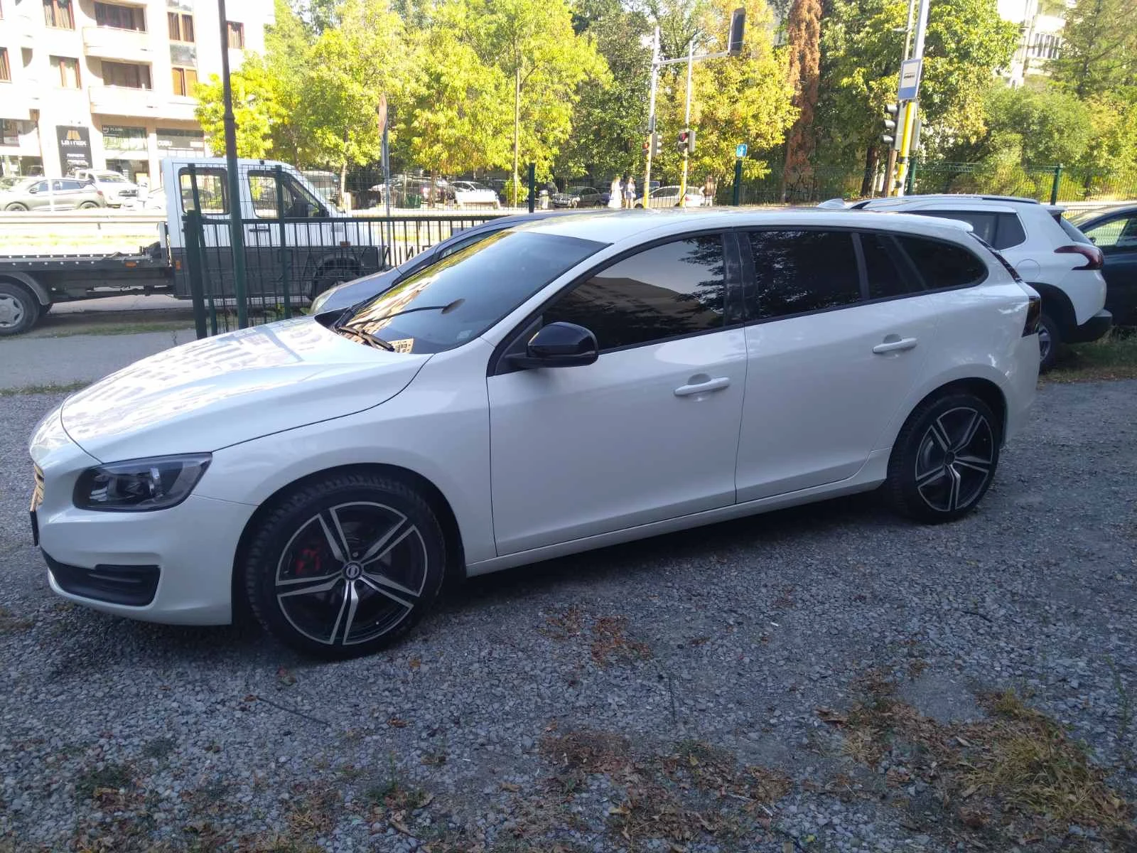 Volvo V60 2.0TDi -automatic , снимка 4 - Автомобили и джипове - 56022500